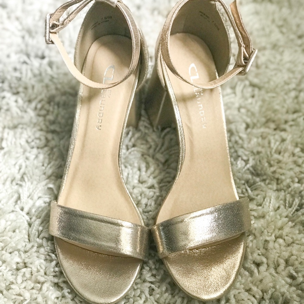 Gold Metallic Jody Sandal CL by Laundry